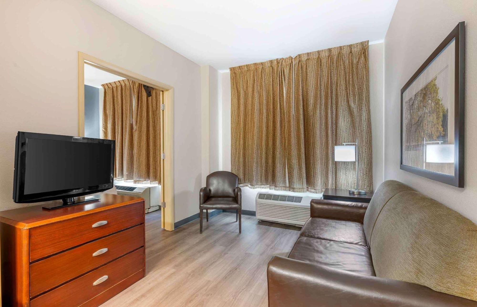 Extended Stay America Suites - Indianapolis - Airport - W Southern Ave Ngoại thất bức ảnh